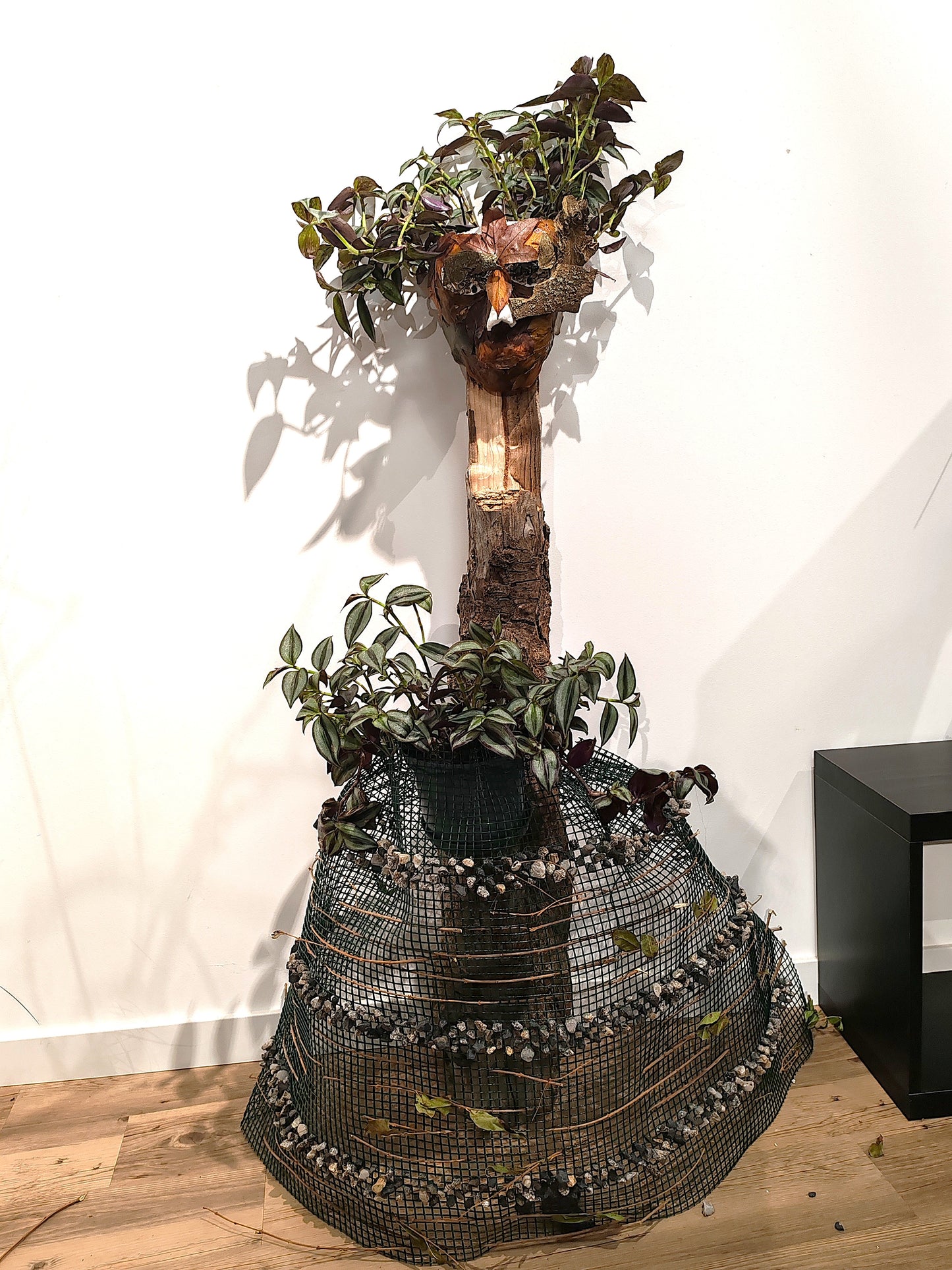 Veilleur-arbre – Sculpture-installation anthropomorphe et végétale