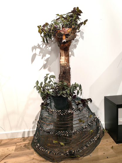 Veilleur-arbre – Sculpture-installation anthropomorphe et végétale