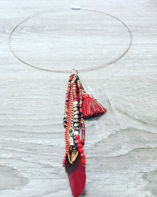 collier avec perles rouges