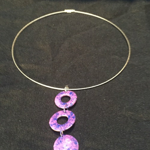 collier rose et violet