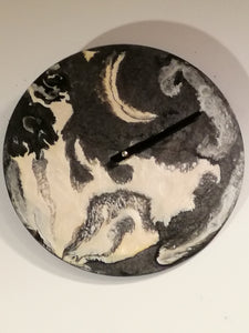 horloge noire et blanche "luna"