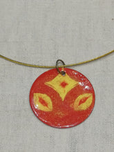 Charger l&#39;image dans la galerie, collier avec pendentif rouge et jaune